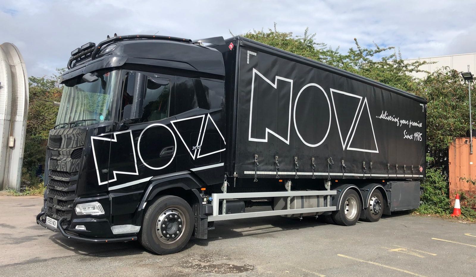 Nova DAF truck vehicle livery