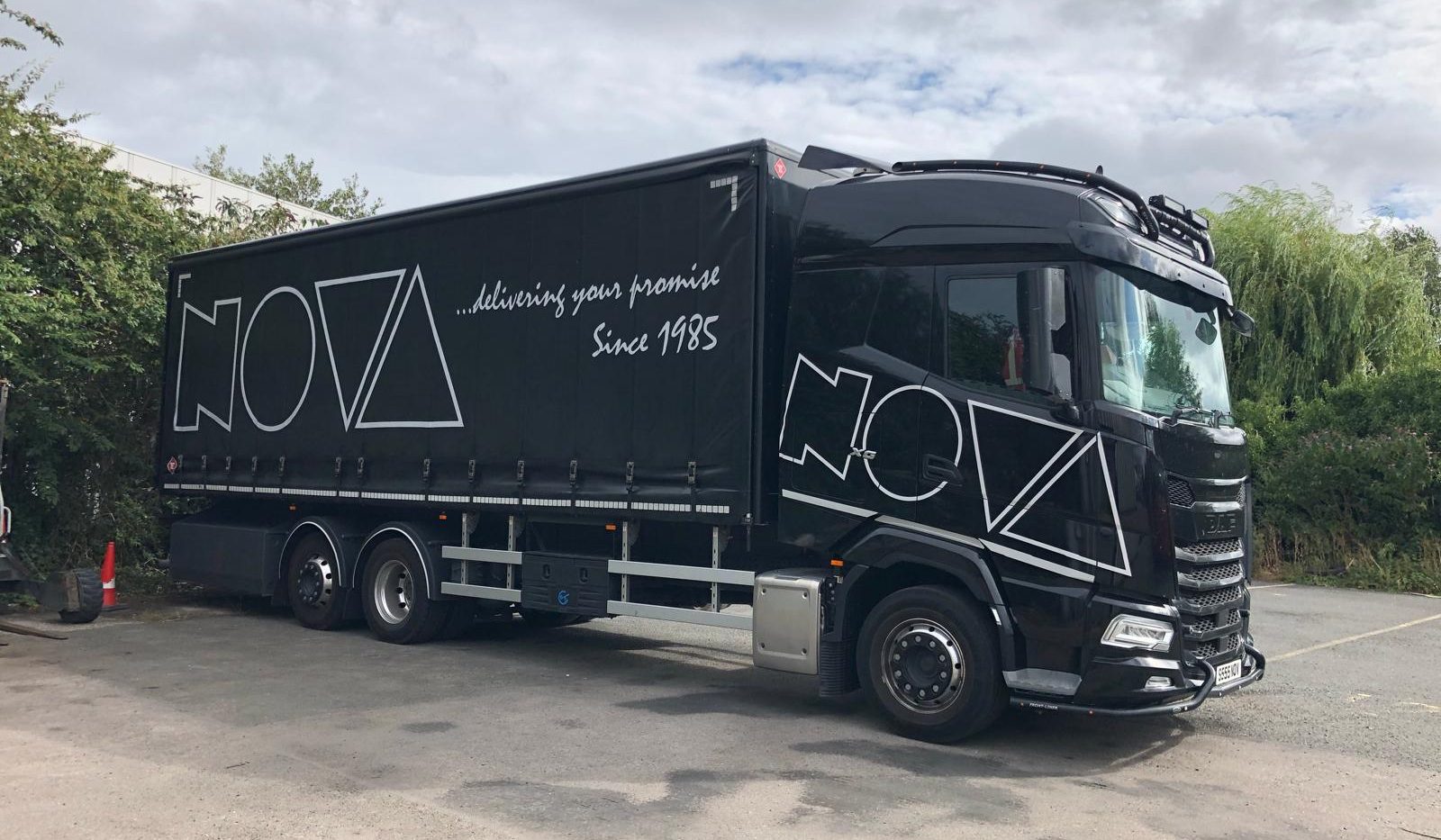 Nova DAF truck vehicle livery